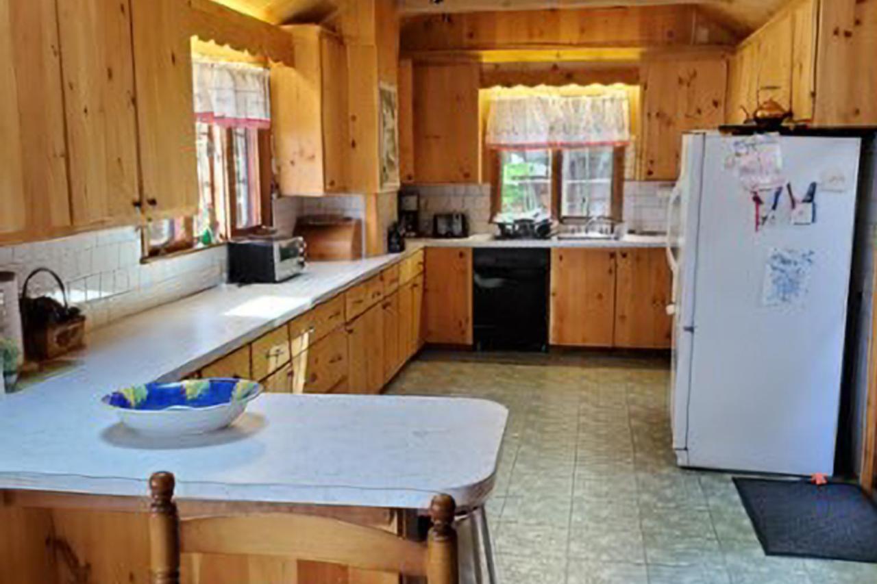 Meredith Lakefront Lodge On Lake Winnipesaukee Экстерьер фото
