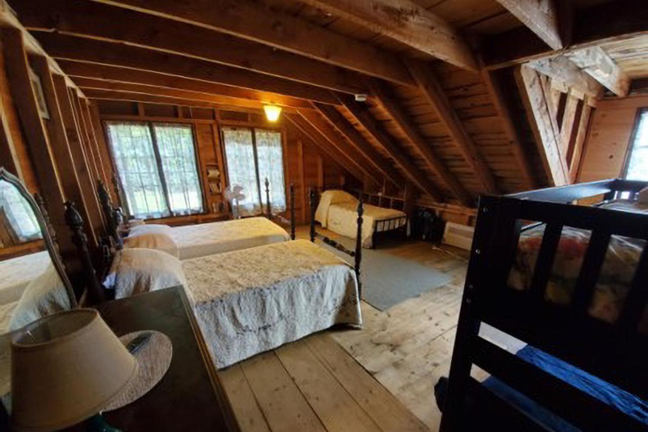 Meredith Lakefront Lodge On Lake Winnipesaukee Экстерьер фото